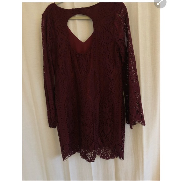 Lace Loose Fit Dress - Picture 2 of 3